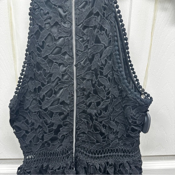 Elegant Black Lace Dress - Picture 8 of 8
